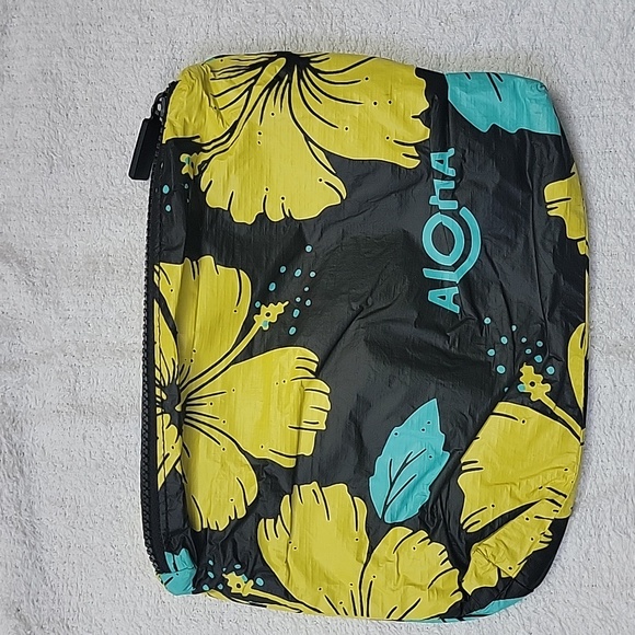 Aloha Collection Small Pouch - Picture 2 of 3